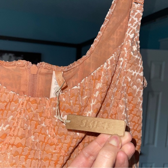 NEW NWT SKIMS Peach Velvet Corset Top Velour NWT Kim Kardashian Repeat Logo 3X - Picture 5 of 8